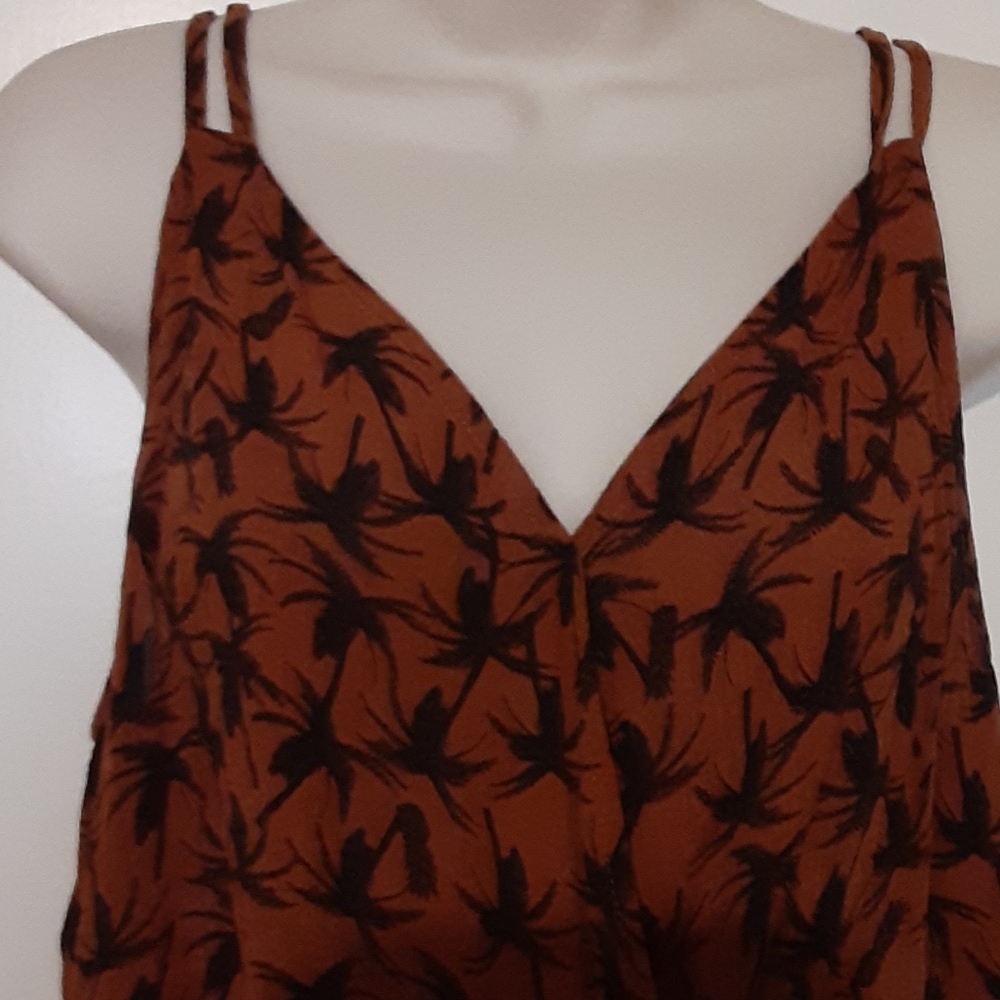 Mossimo tank - Picture 2 of 4